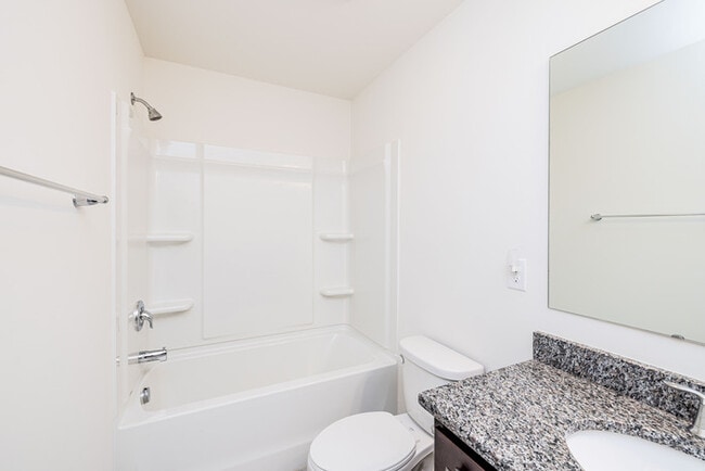 Building Photo - 3 Bedroom Townhome Bonterra Village AVAILA...