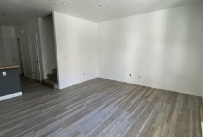 Building Photo - Newly Remodeled Three Bedroom House