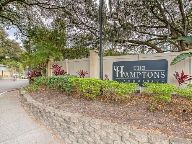 Building Photo - 608 Golden Raintree Pl