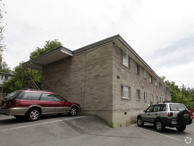 Building Photo - 220 Elizabeth St