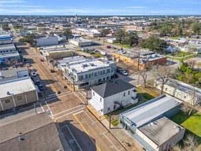 Building Photo - 401 E Main St