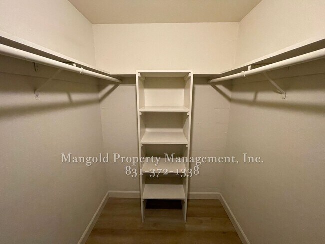 Building Photo - Spacious 1-Bed, 1-Bath Condo Located At Oc...