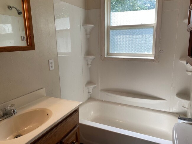 Building Photo - 3 Bed 1 Bath Single Family Home in Merrill