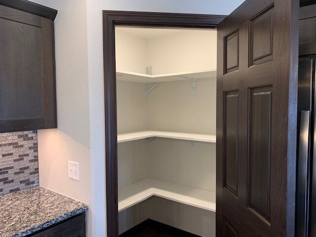 Building Photo - 528 Bull Run Dr