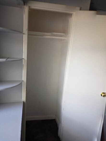 Room 1 closet 1 of 2 - 518 Westshire Dr