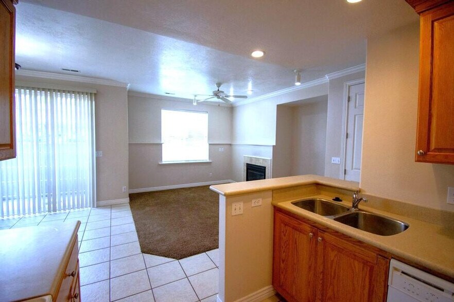 Building Photo - 272 W 400 N