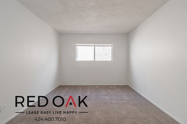 Building Photo - 8337 Cedros Ave