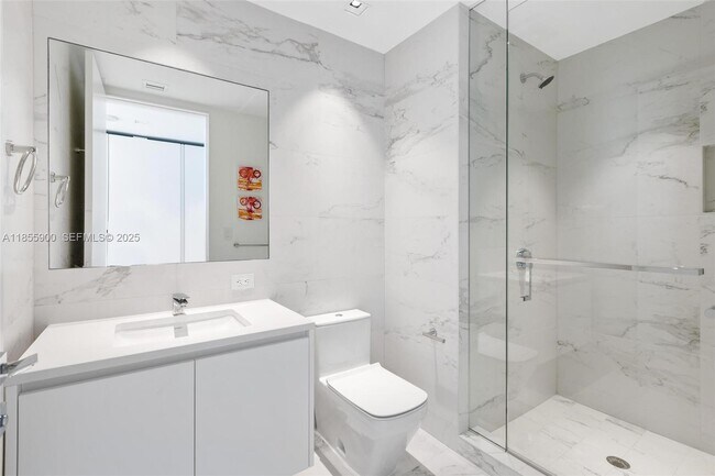 Building Photo - 1000 Biscayne Blvd