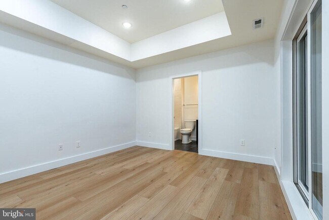 Building Photo - 518 W Montgomery Ave