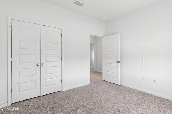 Building Photo - 56 Silverthorn St