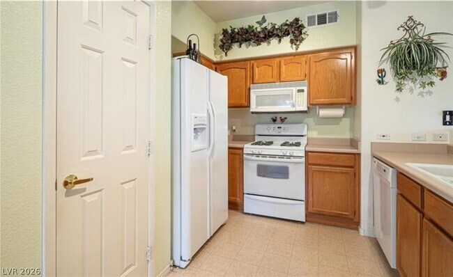 Building Photo - 10245 S Maryland Pkwy