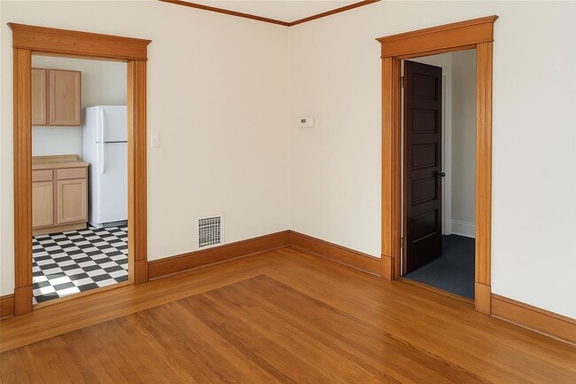 Building Photo - 413 Highland Ave