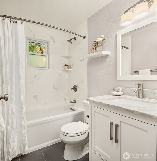 Building Photo - Prime Bothell Location!!!