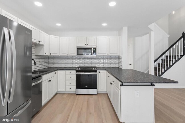 Building Photo - 771 BARTON Blvd