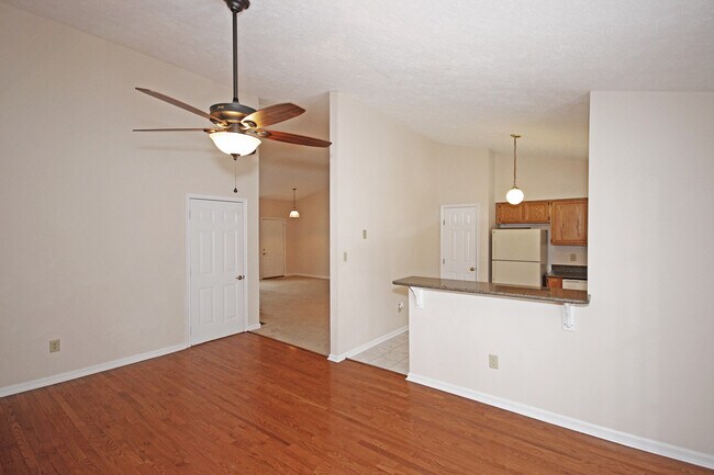 Building Photo - Charming Rancher in Fox Ridge Community