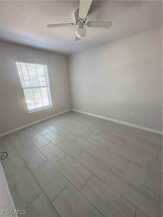 Building Photo - 604 SE 8th Terrace