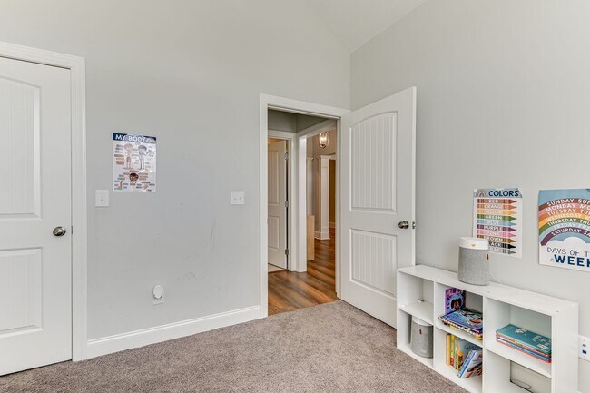 Building Photo - 1213 Elbron Dr