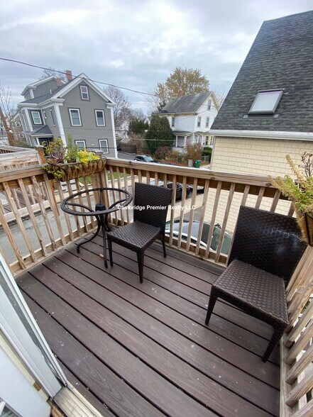 Building Photo - 221 Salem St