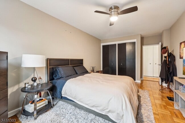 Building Photo - 5 Roosevelt Pl