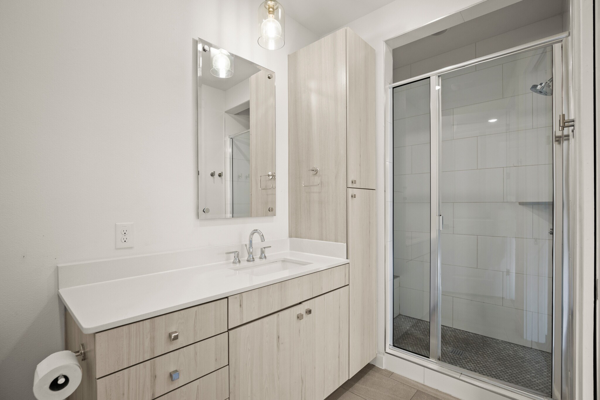 Building Photo - 2624 Metcalfe Rd