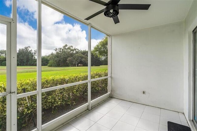 Building Photo - 3100 N Palm Aire Dr