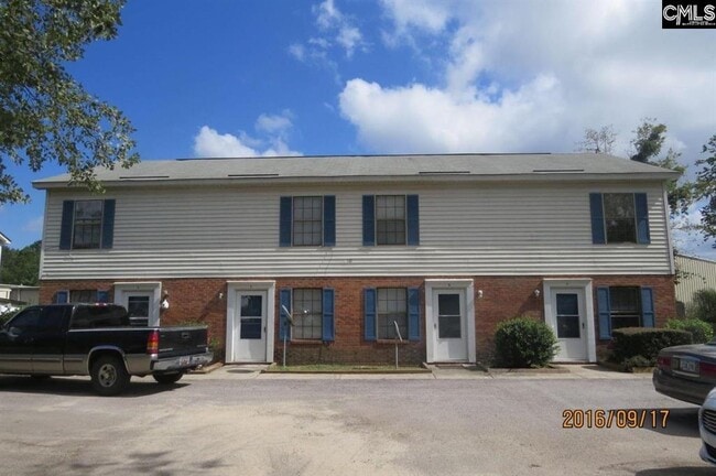 Primary Photo - 110 Villa Ct