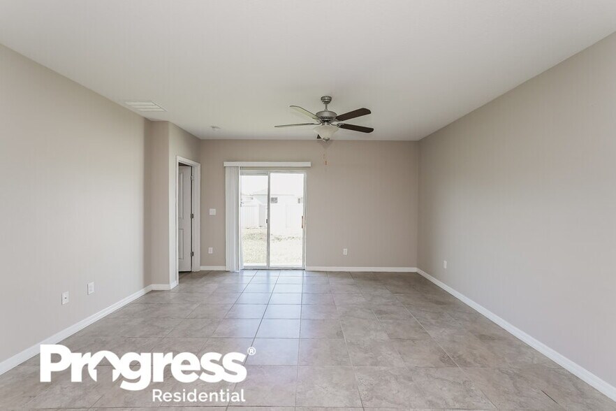 Building Photo - 6807 Blue Moon Wy