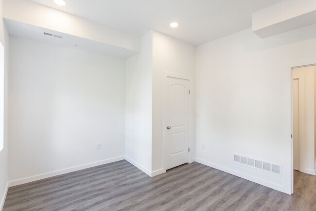 Building Photo - 2131 N 8th St