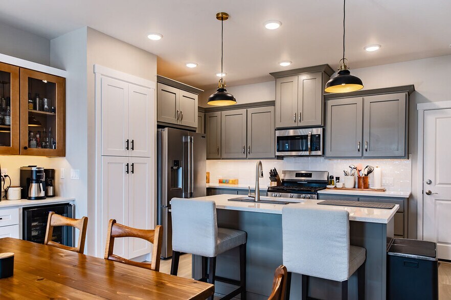 Building Photo - 18245 SW Aspen Butte Ln