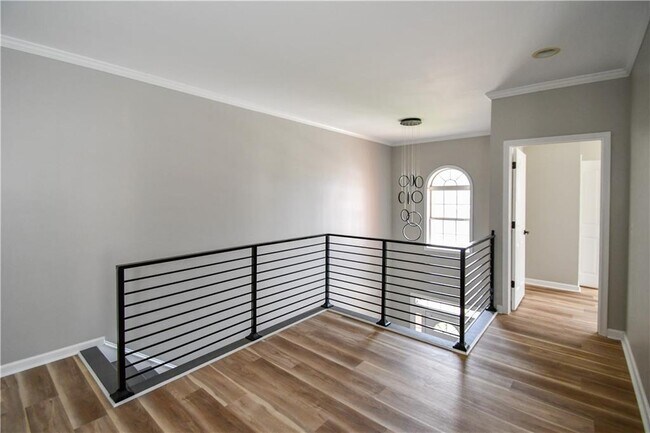 Building Photo - 3338 Sims St