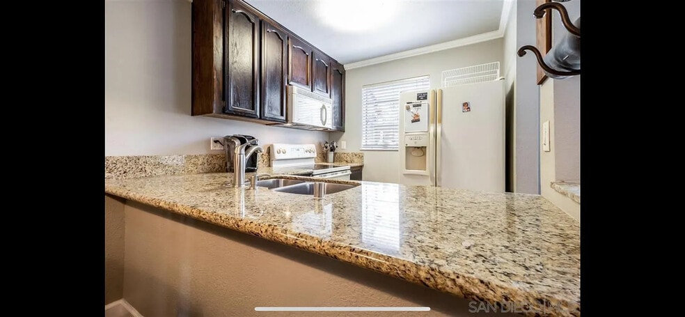 Building Photo - 4541 Utah St