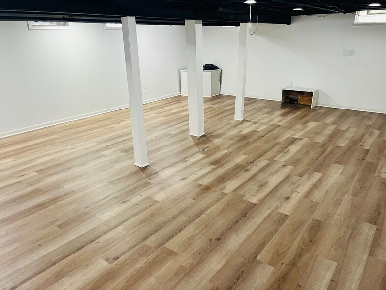 Building Photo - 30244 Southampton Ln