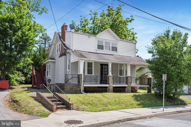 Primary Photo - 236 E Butler Ave