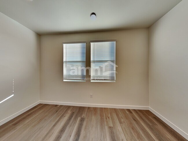 Building Photo - 6530 E Paseo Baranda