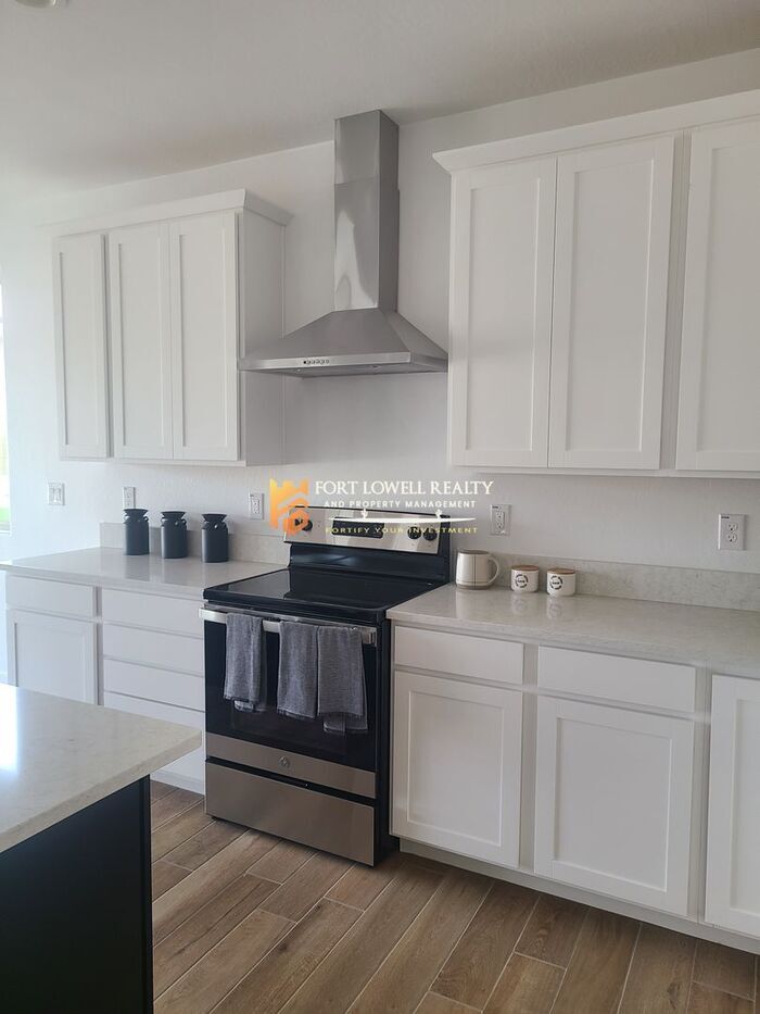 Building Photo - 18374 W Weatherby Dr