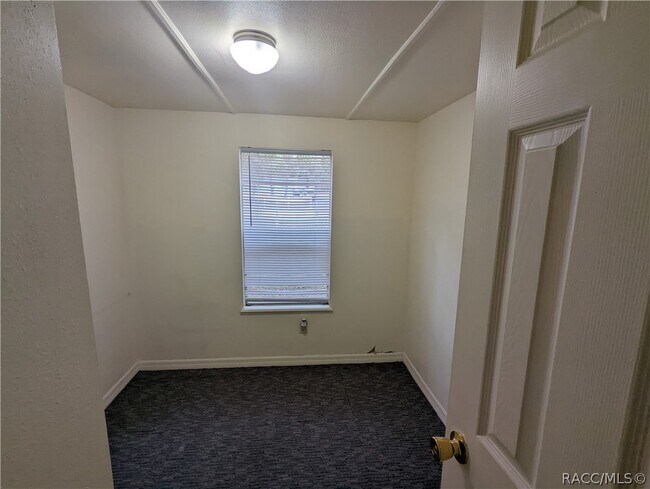 Building Photo - 7090 N Palmer Way