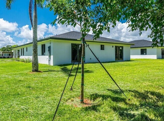 Building Photo - 152 NW 18th St