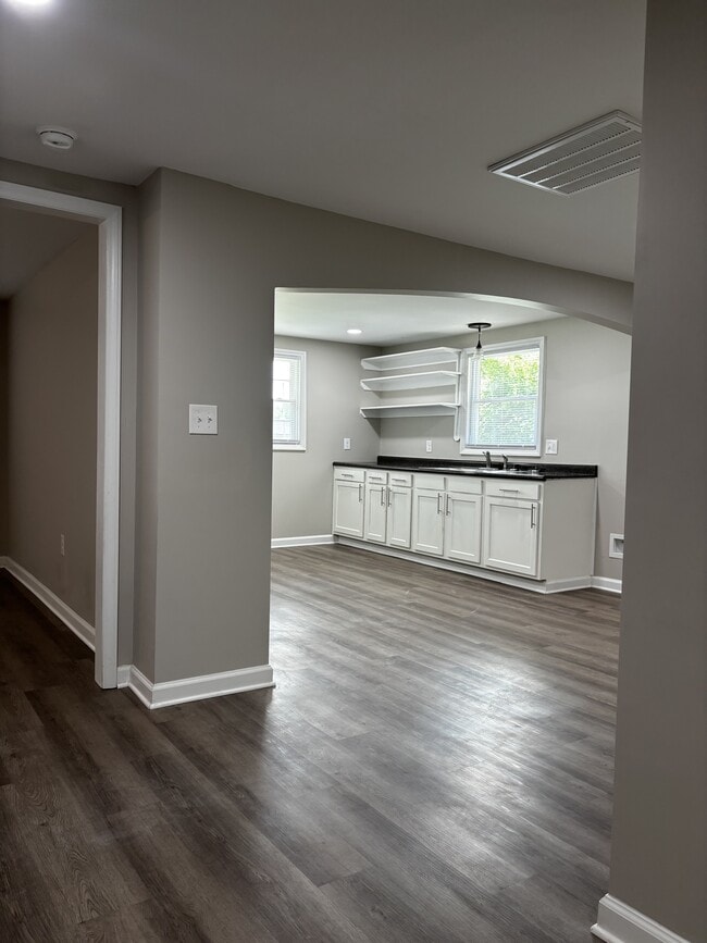 Building Photo - 1127 Olivia Ln