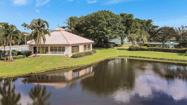 Building Photo - 233 W Coral Trace Cir