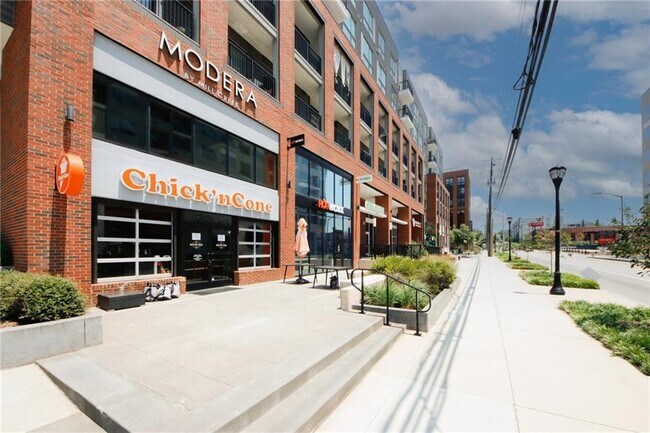 Building Photo - 764 Memorial Dr SE