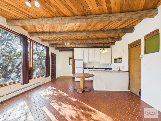 Building Photo - 10 Metate Way