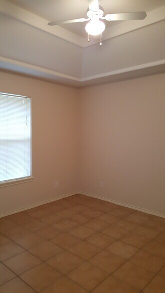 bedroom 2 - 2117 W Western Dr