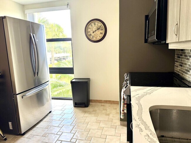 Building Photo - 1629 Riverview Rd