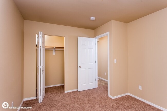 Building Photo - 3 Bedroom East Anchorage Townhouse!