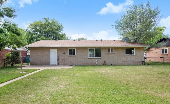 Building Photo - 1920 Springfield Dr