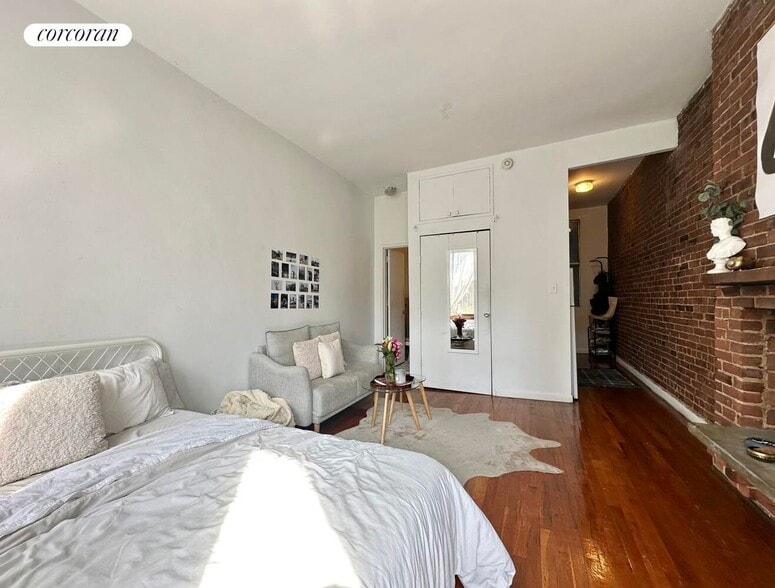 Building Photo - 1670 York Ave