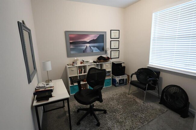 Building Photo - 301 Golden Sands Cir