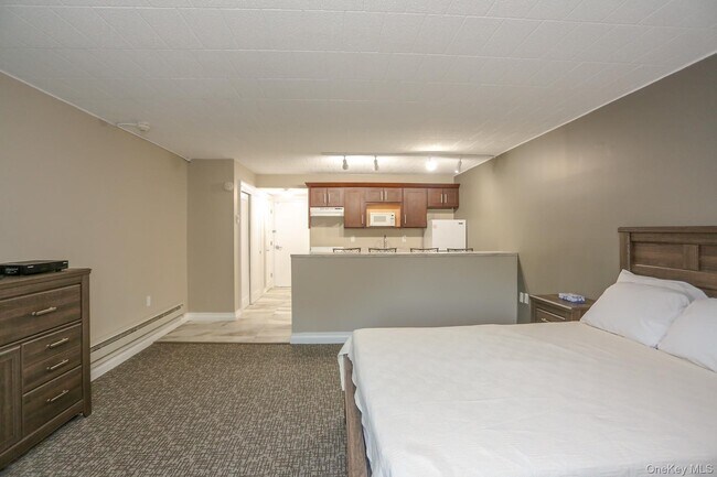 Building Photo - 30 US-9W