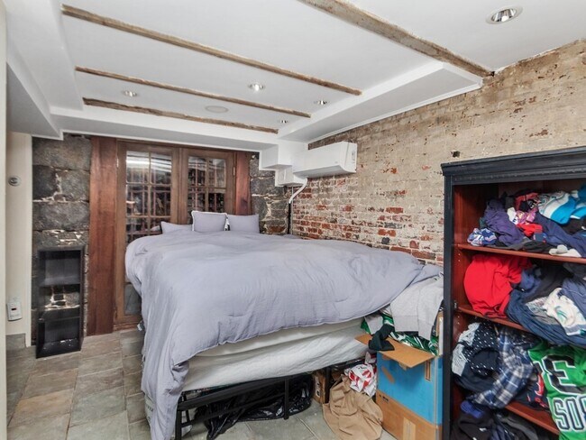 Building Photo - 247 Bunker Hill St