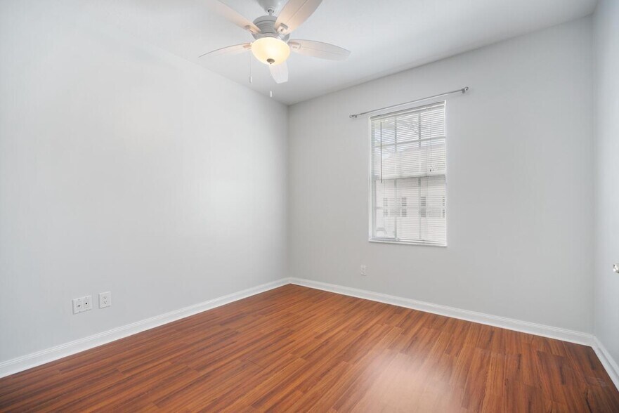Building Photo - 329 Legare Ct